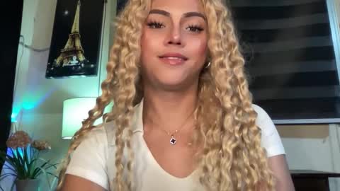 Snapshot of yvonne_guidotti chatting on October 11, 2025, 6:17 pm Miss Cali online show from October 11, 2025, 6:17 pm