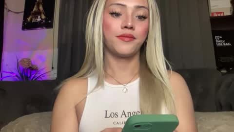 Snapshot of yvonne_guidotti chatting on December 19, 2025, 12:17 am Miss Cali online show from December 19, 2025, 12:17 am