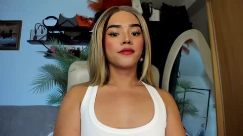 Snapshot of yvonne_guidotti chatting on June 28, 2026, 1:44 am Miss Cali online show from June 28, 2026, 1:44 am