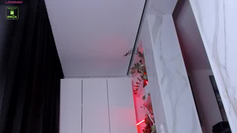 Snapshot of yvonne_miss chatting on September 30, 2025, 11:48 am yvonne_miss online show from September 30, 2025, 11:48 am