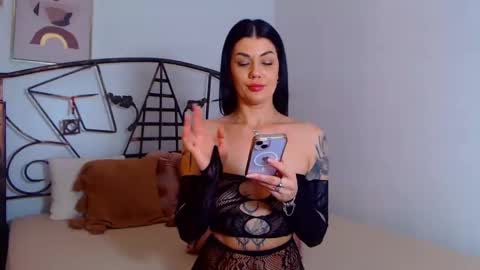 I V Y   online show from January 5, 2025, 12:20 am