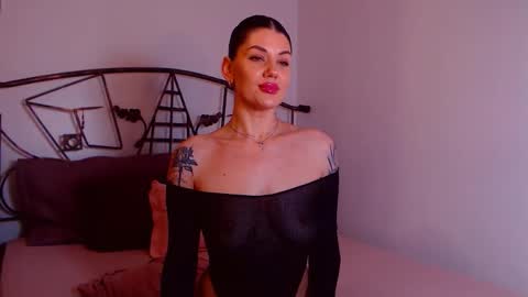 I V Y   online show from January 8, 2026, 9:50 pm