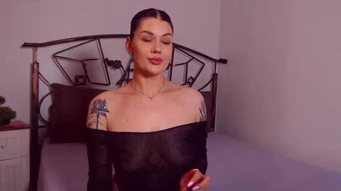I V Y   online show from April 30, 2026, 8:26 pm