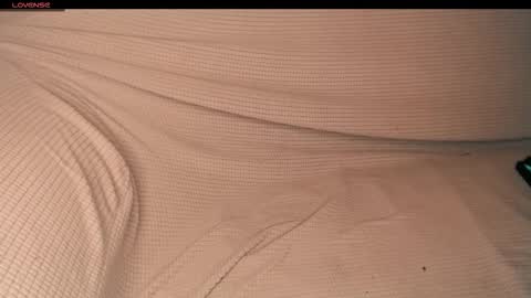 Snapshot of yzza_suave chatting on December 18, 2025, 6:58 pm yzza_suave online show from December 18, 2025, 6:58 pm