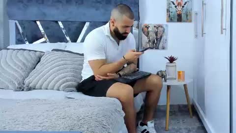 Snapshot of zack_froone chatting on July 31, 2026, 12:59 pm Richard online show from July 31, 2026, 12:59 pm