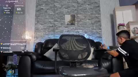 zack_joness10 online show from June 14, 2026, 4:14 am