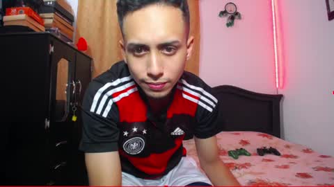 zackdriussyx online show from February 28, 2025, 9:55 pm