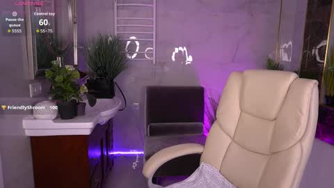 Zafiramoonn online show from April 30, 2026, 3:07 pm