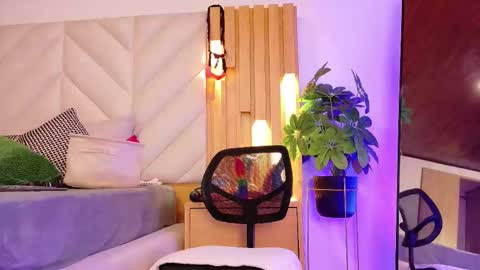 Karina  online show from September 22, 2025, 6:43 pm