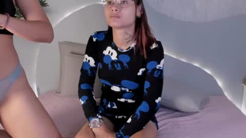 Snapshot of zafiro_n_amber chatting on June 22, 2026, 12:46 pm Zafiro and Amber online show from June 22, 2026, 12:46 pm