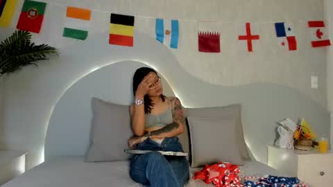 Snapshot of zafiro_n_amber chatting on July 4, 2026, 1:06 pm Zafiro and Amber online show from July 4, 2026, 1:06 pm