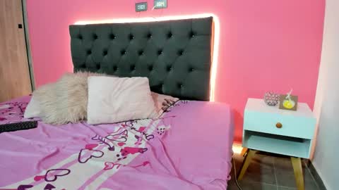 Snapshot of zahra_rose chatting on November 28, 2025, 2:20 pm zahra_rose online show from November 28, 2025, 2:20 pm