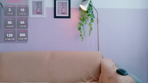 zahramilf online show from March 17, 2026, 8:23 pm