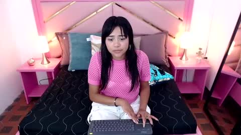 Snapshot of zaira_angel chatting on February 25, 2025, 7:14 pm Zaira Angel online show from February 25, 2025, 7:14 pm