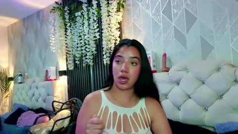 Snapshot of zaira_bonny chatting on June 13, 2026, 9:24 pm Zaira Bonny online show from June 13, 2026, 9:24 pm