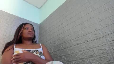 Snapshot of zamara__ chatting on July 31, 2026, 12:15 pm Zamara online show from July 31, 2026, 12:15 pm
