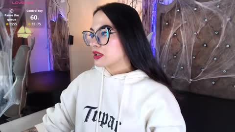 Snapshot of zami_escobar_of chatting on October 15, 2025, 10:21 pm online show from October 15, 2025, 10:21 pm