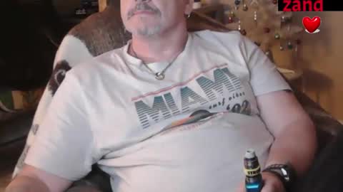 Snapshot of zander007 chatting on October 8, 2025, 3:42 pm zander007 online show from October 8, 2025, 3:42 pm