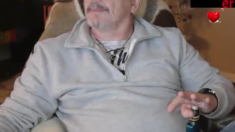 Snapshot of zander007 chatting on November 14, 2025, 3:33 pm zander007 online show from November 14, 2025, 3:33 pm