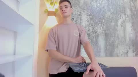 Snapshot of zane_evans chatting on June 27, 2026, 12:55 pm zane online show from June 27, 2026, 12:55 pm