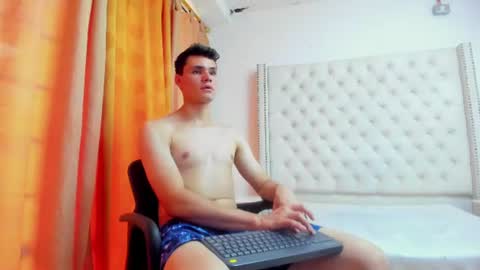 Snapshot of zane_evans chatting on July 28, 2026, 4:39 pm zane online show from July 28, 2026, 4:39 pm