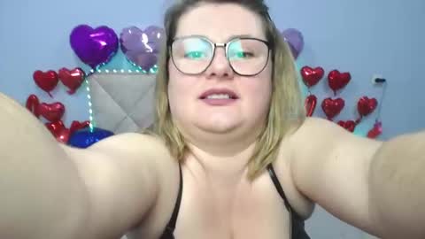 zannadreil online show from February 24, 2025, 5:11 am