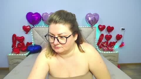 zannadreil online show from February 26, 2025, 1:32 am