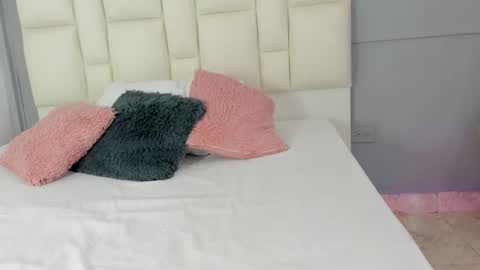 zaphiro__sky online show from March 16, 2026, 8:51 am