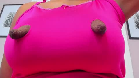 Snapshot of zara_lopez chatting on January 12, 2025, 10:33 pm zara lopez online show from January 12, 2025, 10:33 pm