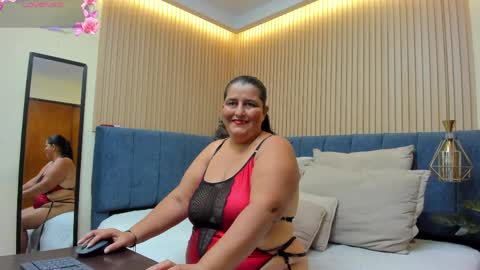 Snapshot of zara_milf_ chatting on May 11, 2026, 12:11 pm zara online show from May 11, 2026, 12:11 pm