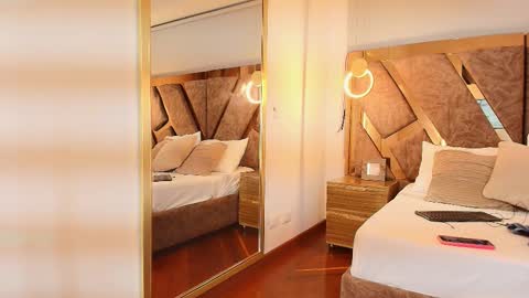 Snapshot of zarah_andrews chatting on September 9, 2025, 12:37 pm Zarah Andrews online show from September 9, 2025, 12:37 pm