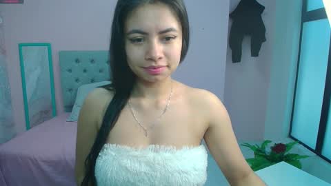Snapshot of zarah_torres chatting on December 11, 2024, 2:22 pm Zarah online show from December 11, 2024, 2:22 pm