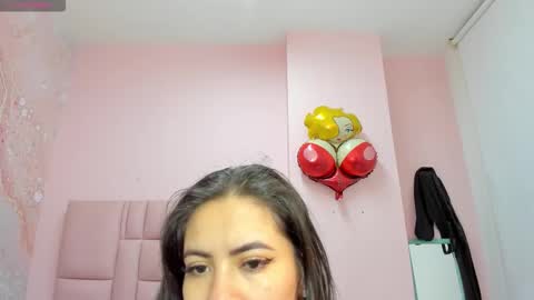 Snapshot of zarah_torres chatting on September 22, 2025, 11:18 pm Zarah online show from September 22, 2025, 11:18 pm