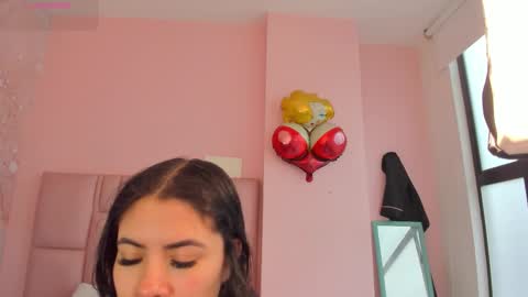 Snapshot of zarah_torres chatting on November 29, 2025, 6:11 pm Zarah online show from November 29, 2025, 6:11 pm