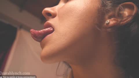 Snapshot of zarahlynch chatting on December 17, 2024, 2:55 am Miss Lynch Next show 2911 online show from December 17, 2024, 2:55 am