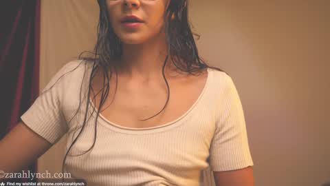 Snapshot of zarahlynch chatting on December 17, 2024, 10:54 pm Miss Lynch Next show 2911 online show from December 17, 2024, 10:54 pm