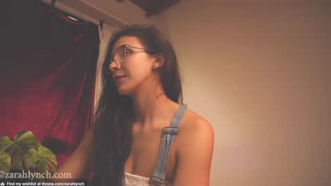 Snapshot of zarahlynch chatting on December 19, 2024, 10:42 pm Miss Lynch Next show 2911 online show from December 19, 2024, 10:42 pm