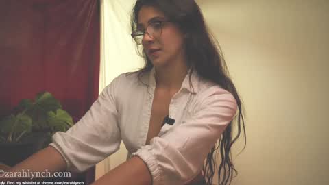 Snapshot of zarahlynch chatting on January 7, 2025, 9:25 pm Miss Lynch Next show 2911 online show from January 7, 2025, 9:25 pm