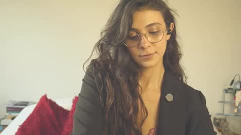 Snapshot of zarahlynch chatting on September 15, 2025, 9:48 pm Miss Lynch Next show 2911 online show from September 15, 2025, 9:48 pm