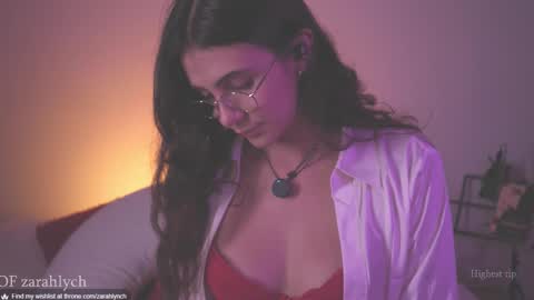 Snapshot of zarahlynch chatting on September 28, 2025, 1:00 am Miss Lynch Next show 2911 online show from September 28, 2025, 1:00 am