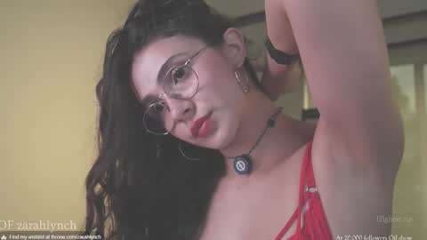 Snapshot of zarahlynch chatting on October 28, 2025, 10:23 pm Miss Lynch Next show 2911 online show from October 28, 2025, 10:23 pm