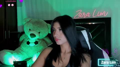 Zara Lim  online show from September 15, 2025, 3:56 pm