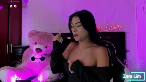 Zara Lim  online show from September 23, 2025, 6:55 pm