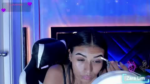 Zara Lim  online show from November 30, 2025, 9:41 pm