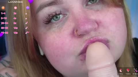 Snapshot of zarareign_ chatting on March 6, 2025, 4:41 am Lola online show from March 6, 2025, 4:41 am