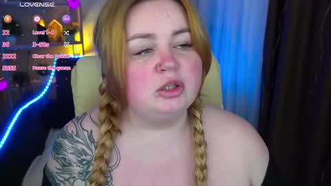 Snapshot of zarareign_ chatting on March 8, 2025, 9:29 pm Lola online show from March 8, 2025, 9:29 pm