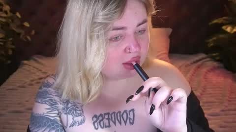 Lola online show from April 23, 2026, 8:22 pm