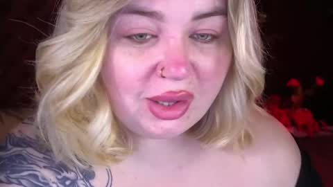 Lola online show from April 30, 2026, 8:04 pm