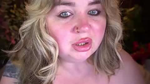 Lola online show from July 23, 2026, 8:07 pm