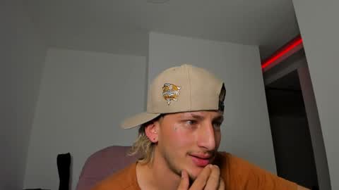 Snapshot of zarcoox chatting on April 6, 2026, 4:46 am Zarcoo online show from April 6, 2026, 4:46 am